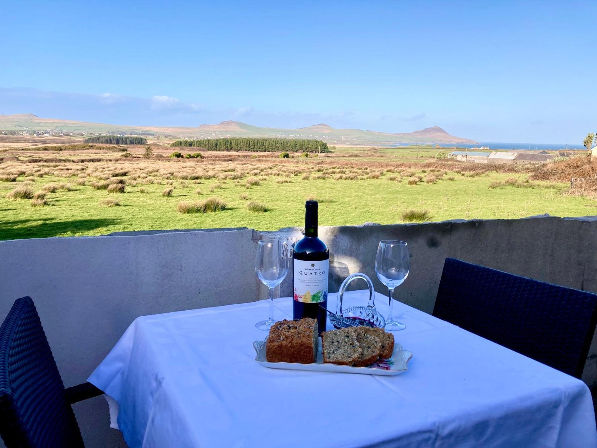 Cille Apartments, Village * Baile an Fheirtéaraigh